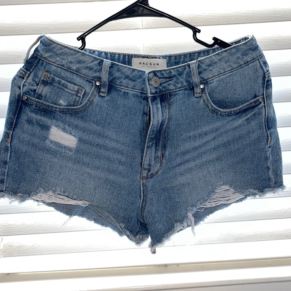 Super short shorts from Pacsun 🩳